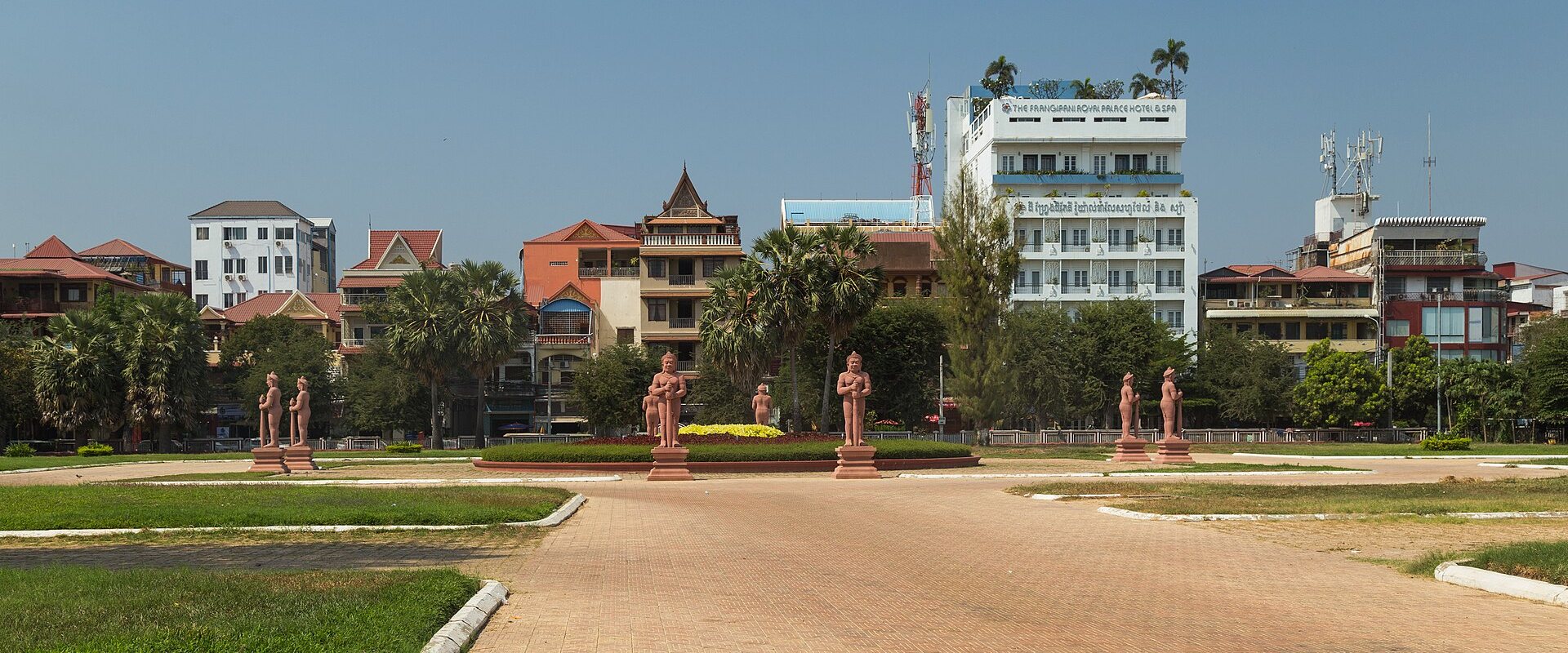 2016 Phnom Penh, Plac w centrum miasta pomiędzy Muzeum Narodowym a Pałacem Królewskim