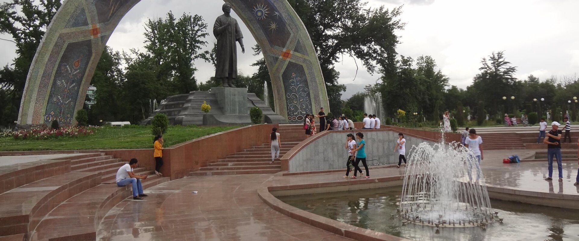 -Rudaki in Park Dushanbe city (1)