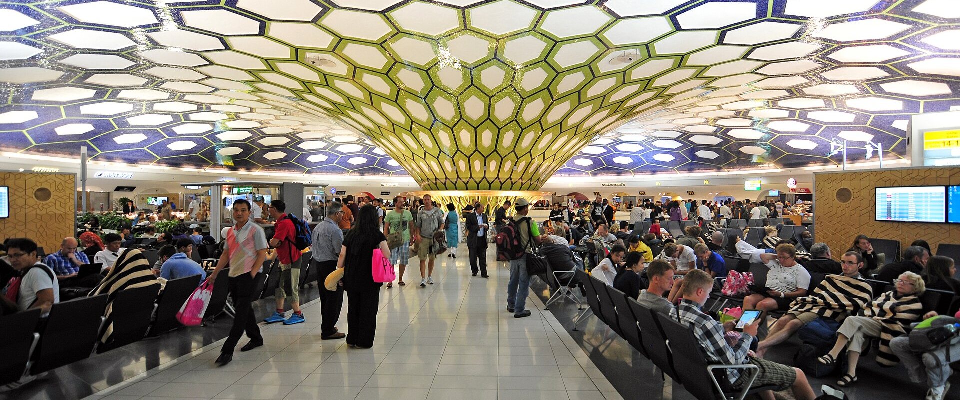 13-08-06-abu-dhabi-airport-01